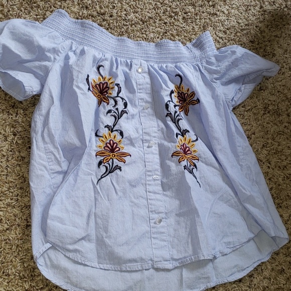 Shirt medium. - Picture 1 of 3